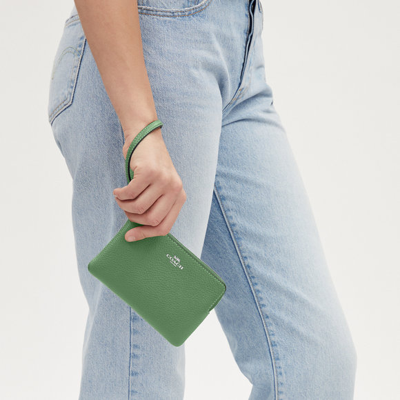 NWT Coach Outlet Corner Zip Wristlet - Picture 3 of 4